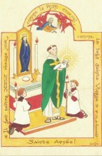 à l'autel, un prêtre avec l'enfant Jésus dans les mains
